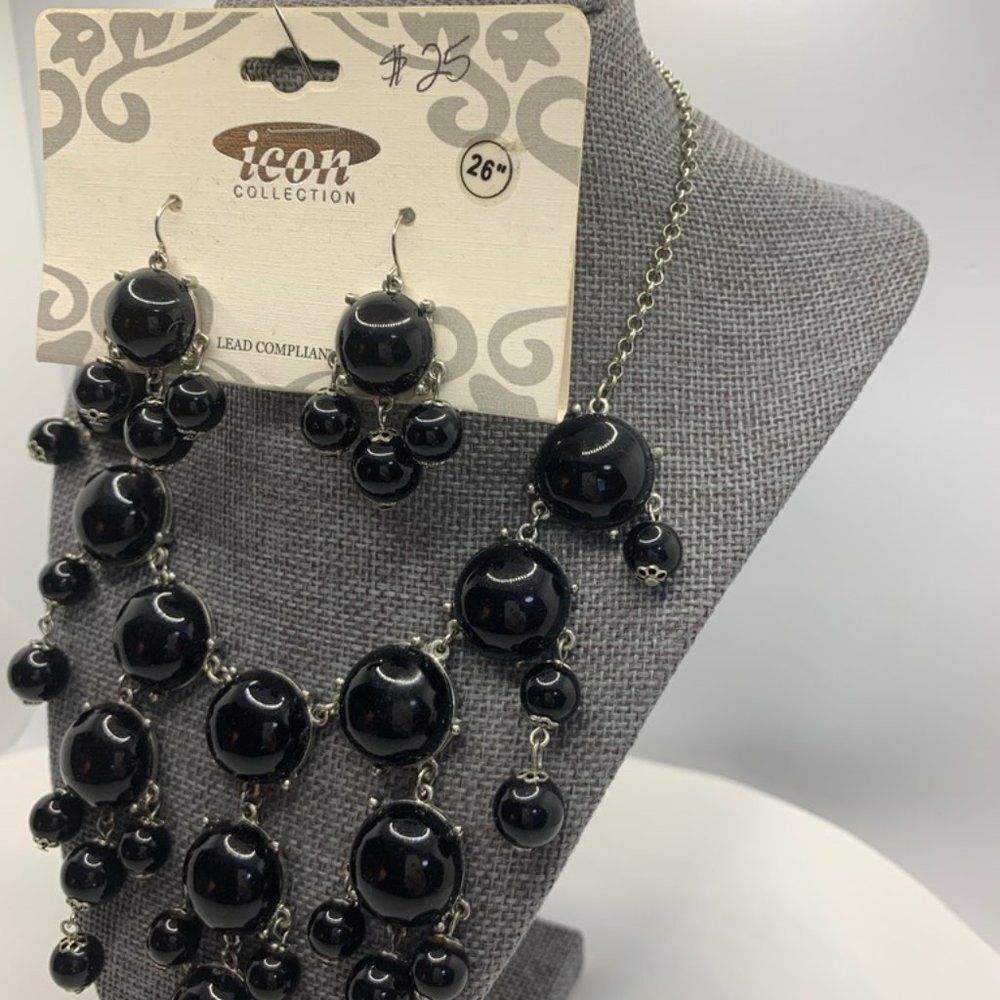 Icon Collection Earring and Necklace Set - Picture 4 of 5